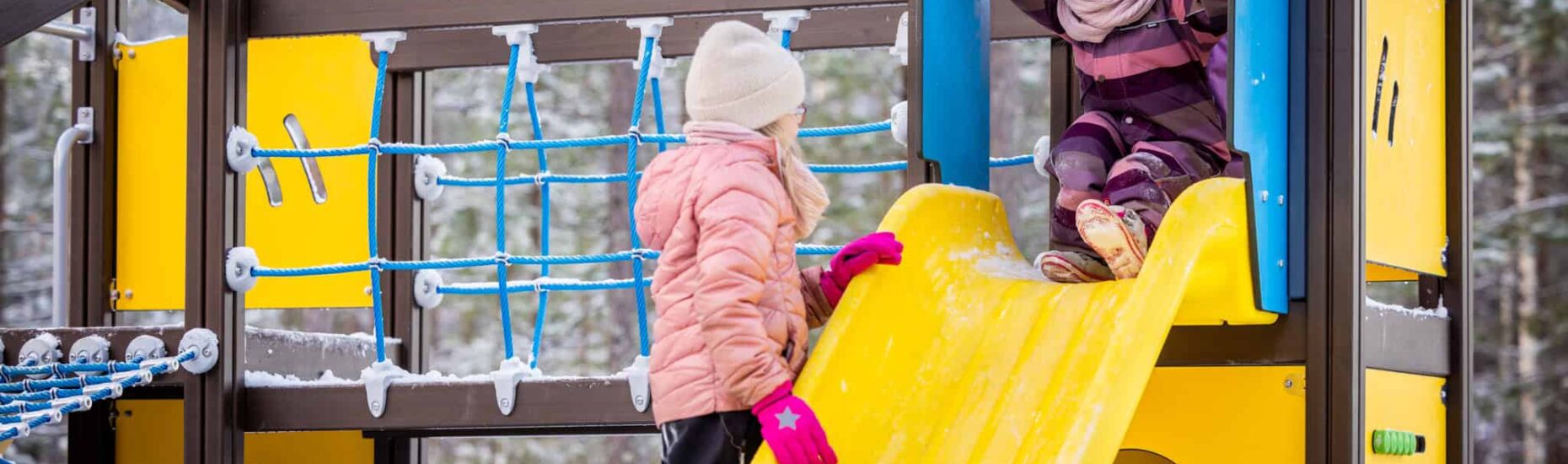 Keminmaa kaavoittaa ja rakentaa asuialueille leikkipuistoja ja muita vapaa-ajan mahdollisuuksia. Kuva Pörhölänkankaan leikkipuistosta.